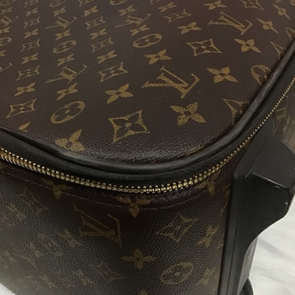 Louis Vuitton Pegase 70 - Picture 6 of 13